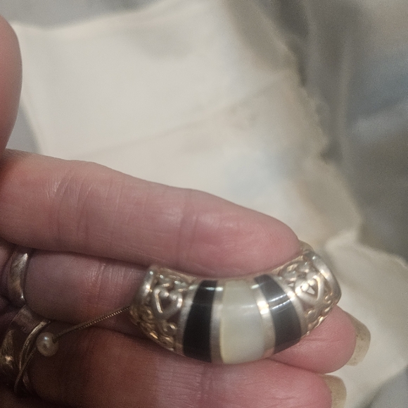 VINTAGE STERLING,ONYX &MOP SLIDE WITH STERLING &PEARL CHAIN - Picture 3 of 4